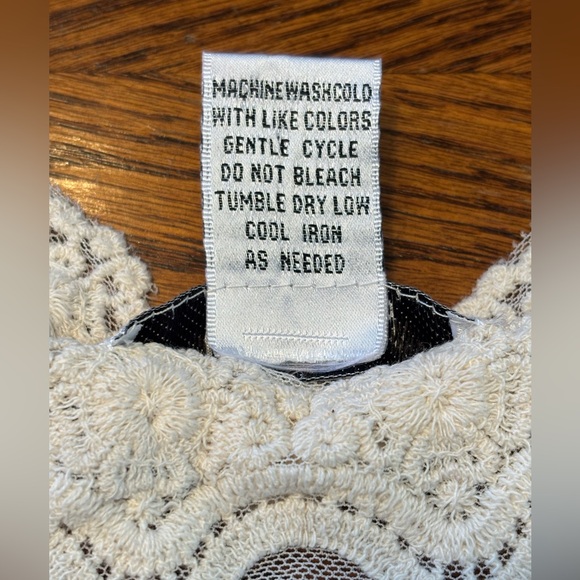 LACE CROCHET & MESH VEST by Pinky, Women’s SZ M, Floral Embroidery Cream/Ivory - Picture 12 of 16